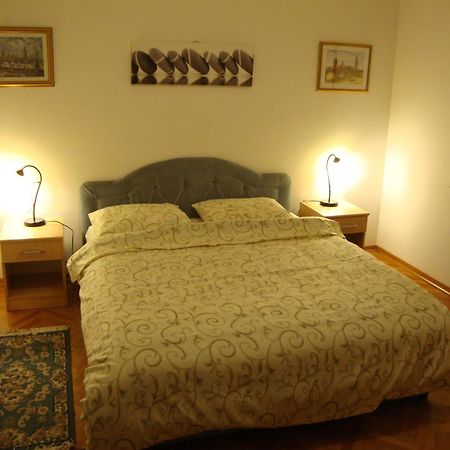 Centre Point Apartment Podgorica Zimmer foto